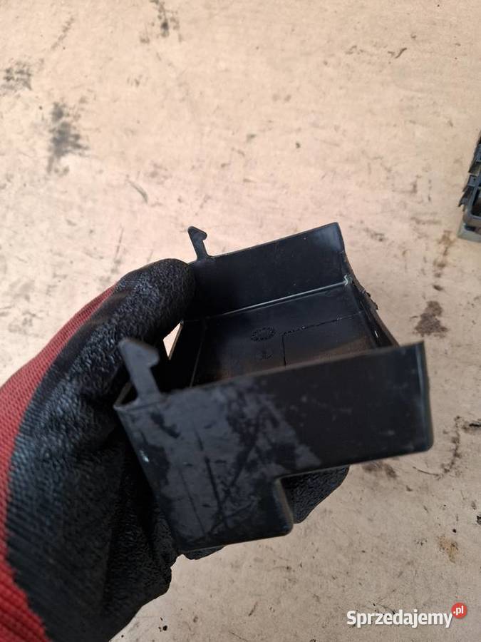 Skrzynka bezpieczników Fiat 126p Maluch EL