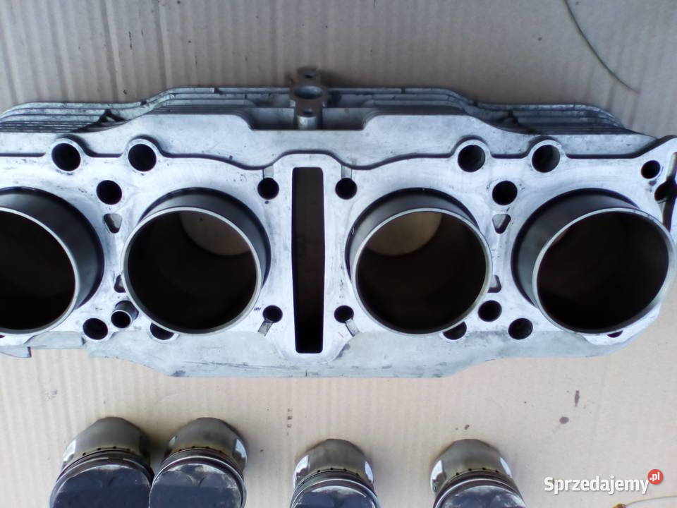 SUZUKI GS 750 Tłok Bukownica