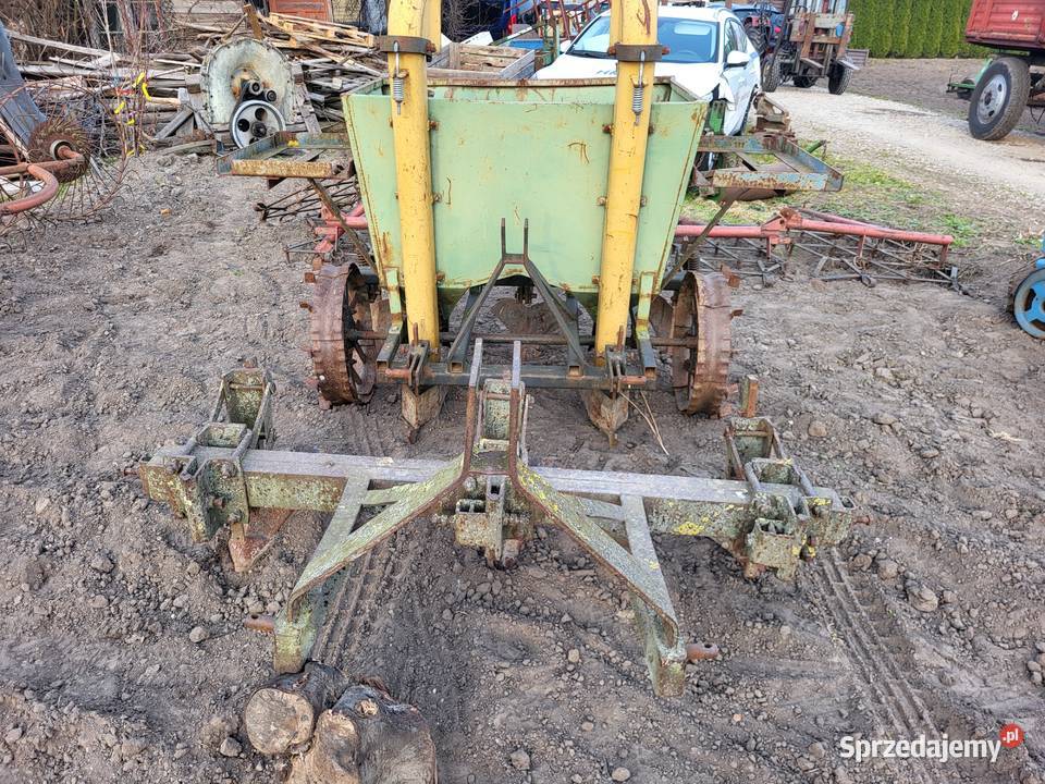 Sadzarka do ziemniaków nieuszkodzony Wiskitki sprzedam