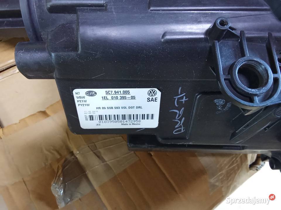 VW JettaUSA 5C7 reflektory LP orginal hella osobowe Kamieniec Wrocławski