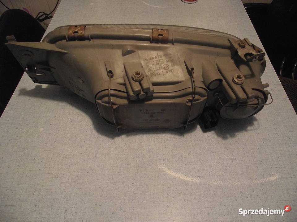 Reflektor Ford Fiesta Uszkodzony Wrocław sprzedam