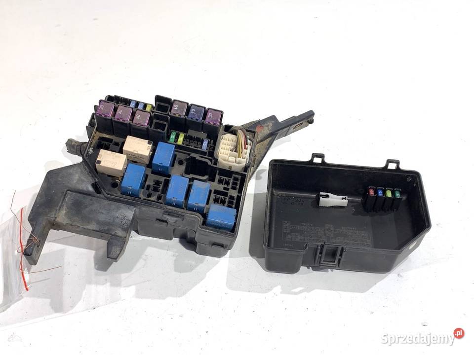 SKRZYNKA BEZPIECZNIKÓW FIAT SEDICI Crossover