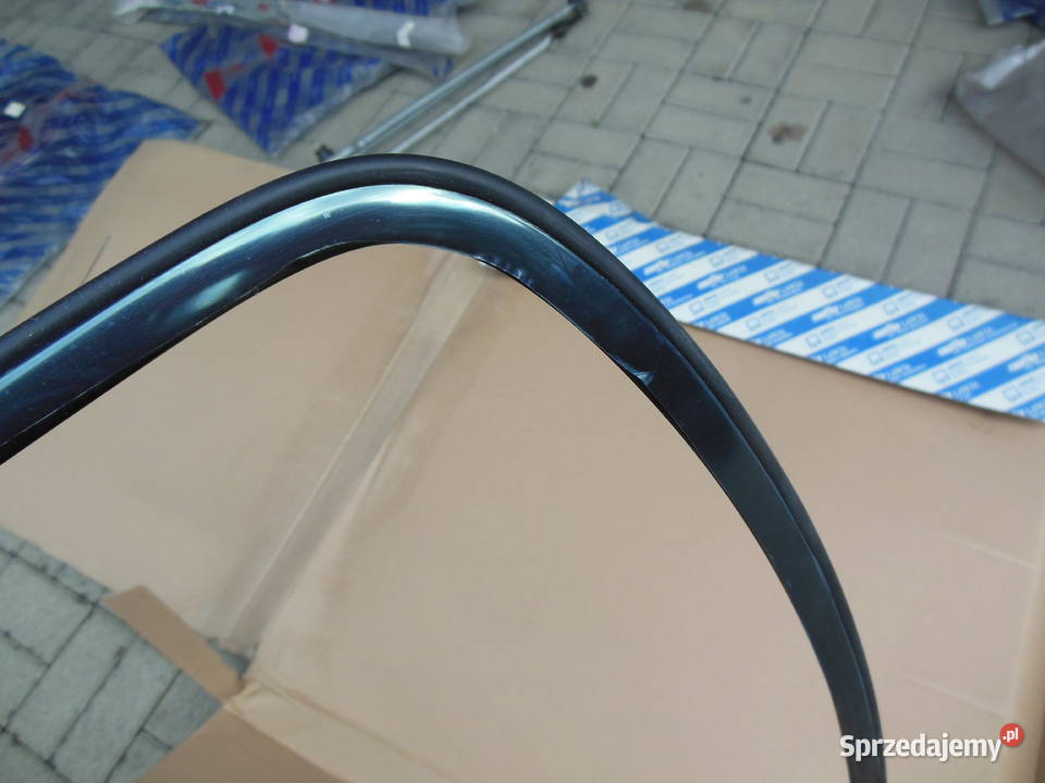 82469736 USZCZELKA SZYBY PRZEDNIEJ LANCIA THEMA Części samochodowe