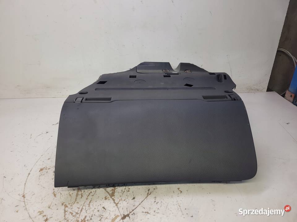 SCHOWEK PASAŻERA AUDI A6 C6 LIFT 4F1857035 osobowe Przystajń sprzedam