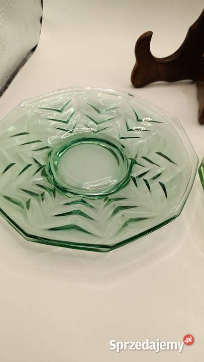 Szkło zielone cztery talerzyki podstawki lubelskie Zamość