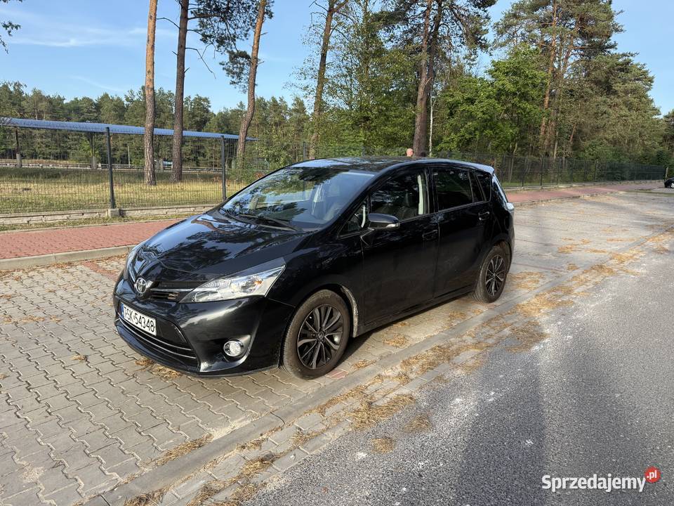 Toyota Verso 16 TDI 2017 Bogate wyposażenie Suchedniów