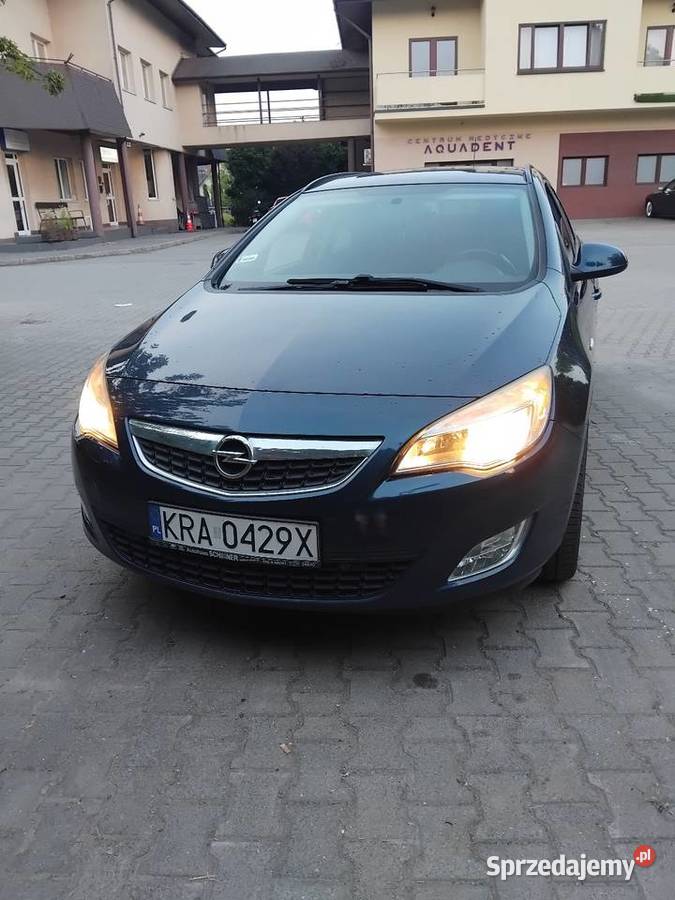 Opel Astra J 2011 manualna