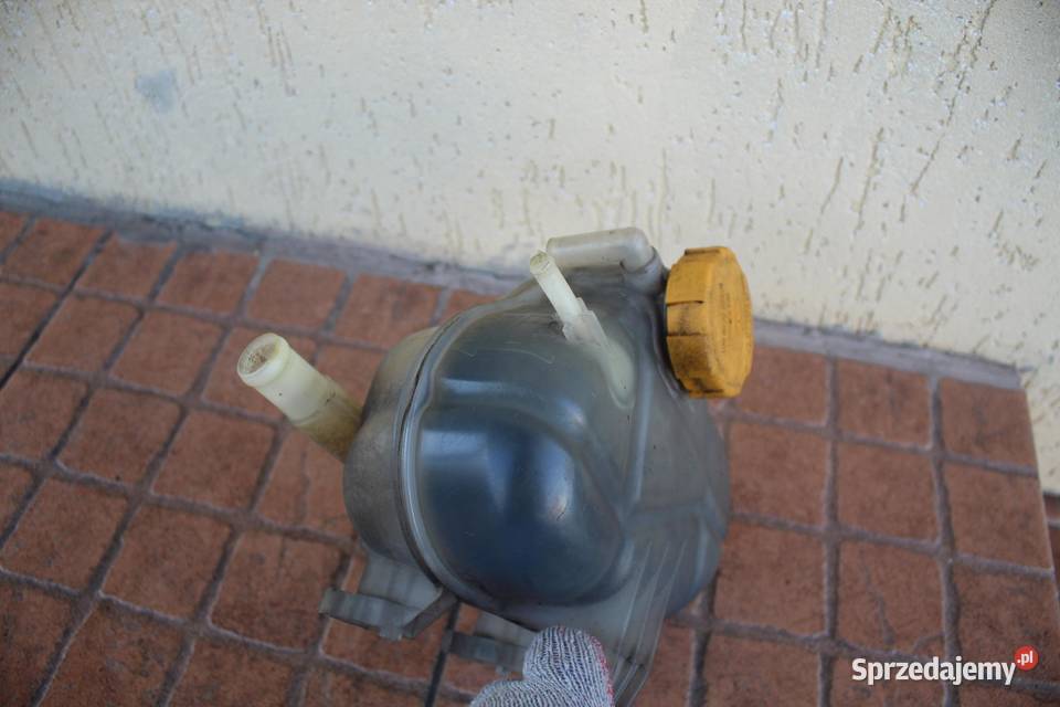 ZBIORNICZEK WYRÓWNAWCZY OPEL CORSA D 10 55702164 Zbiorniki wyrównawcze