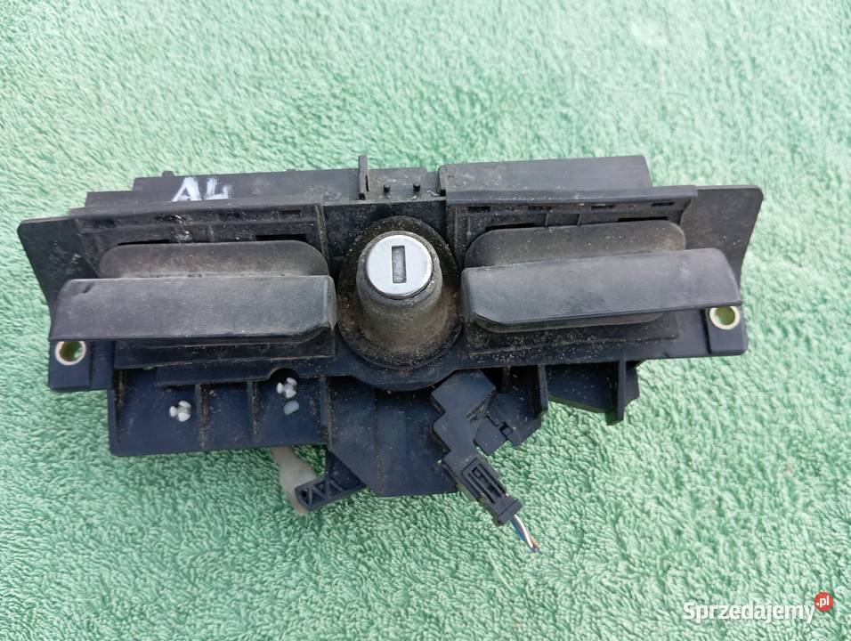 Audi a4 b5 zamek klapy bagażnika mazowieckie Nowy Dwór Mazowiecki sprzedam