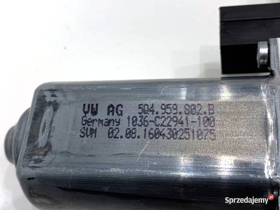 PODNOŚNIK SZYBY PRAWY PRZÓD VW PASSAT B8