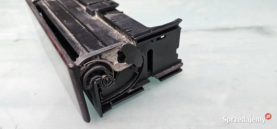 Schowek pod radio mercedes w210 clasic Rok produkcji 1998 Zbąszyń