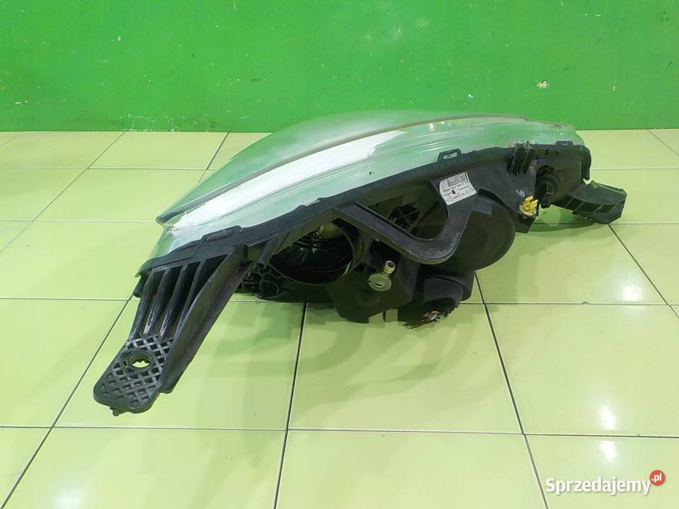 CITROEN C3 II 12 B 13r 5D lampa lewa przod osobowe Suków