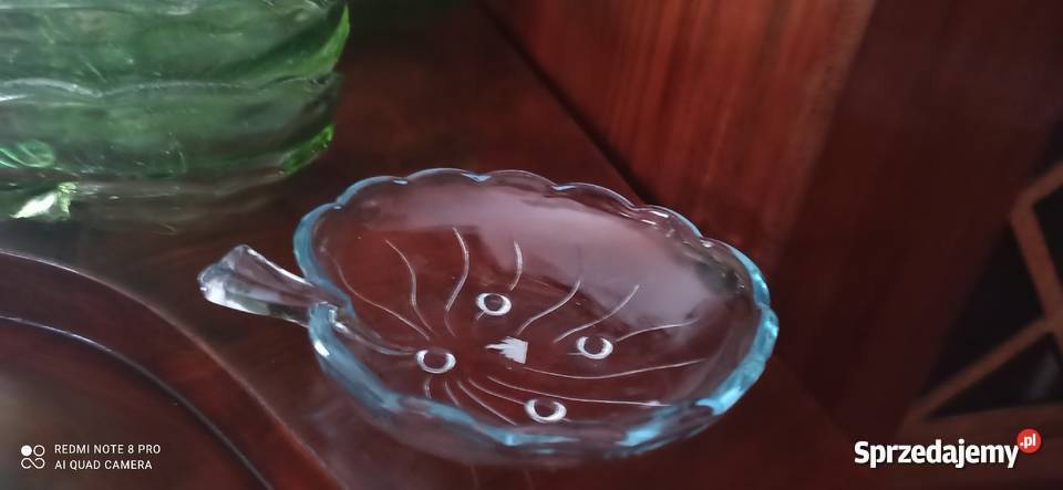 Miska owocarka uranowe szkło W kształcie l Porcelana i szkło Gdańsk