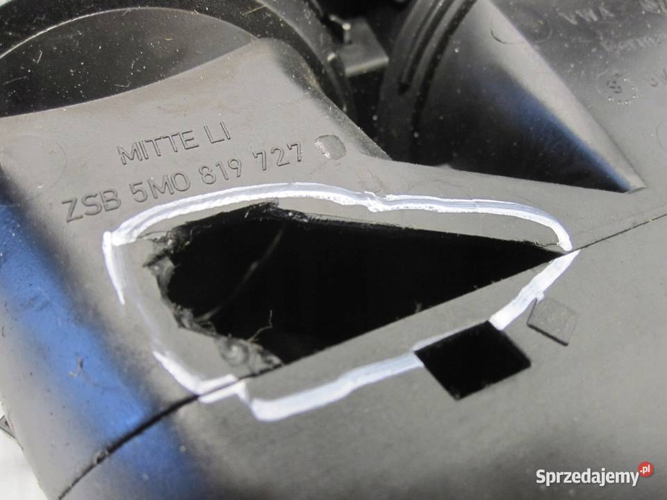 VW GOLF V PLUS 07r ramka radia kratki nawiewu Kielce