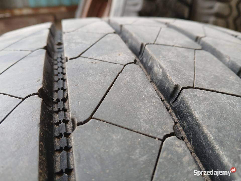 Opona 29560 r 225 Good Year marathon Lhs 95 nowa 295