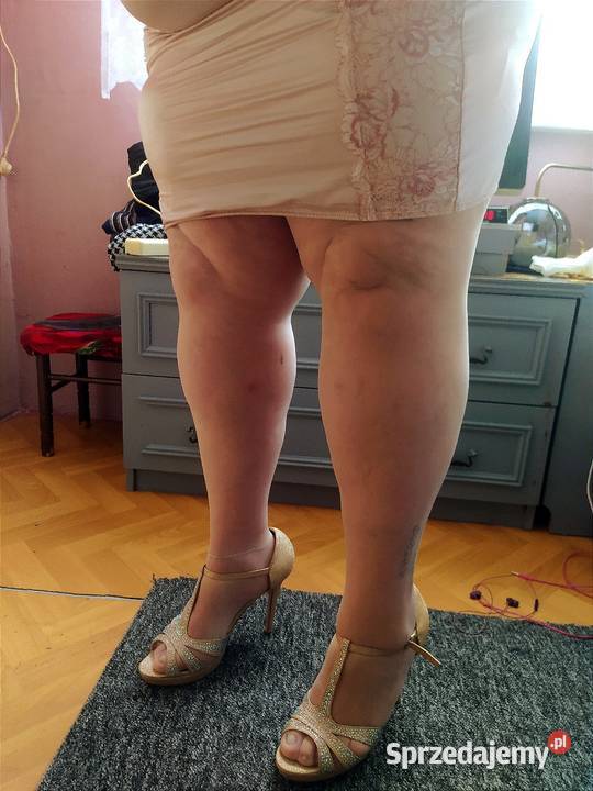 Cudne nowe cienkie cieliste pończoszki Ostrów Wielkopolski