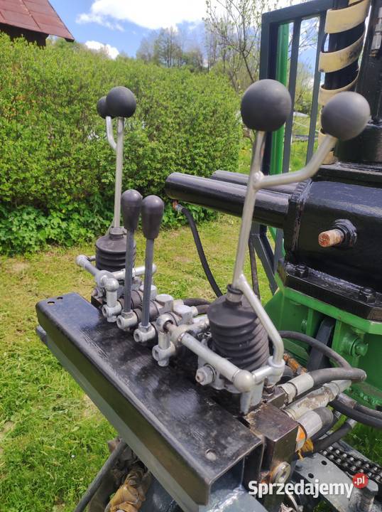 Przyczepa leśna z żurawiem i napędem Leśnictwo