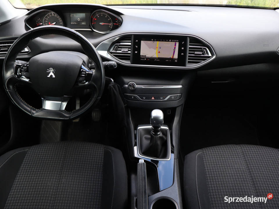 Peugeot 308 12 PureTech niebieski Bielany Wrocławskie