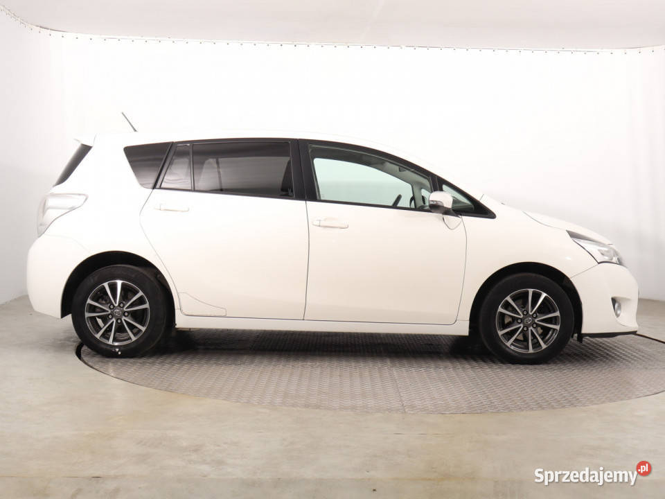 Toyota Verso 16 D4D hak sprzedam