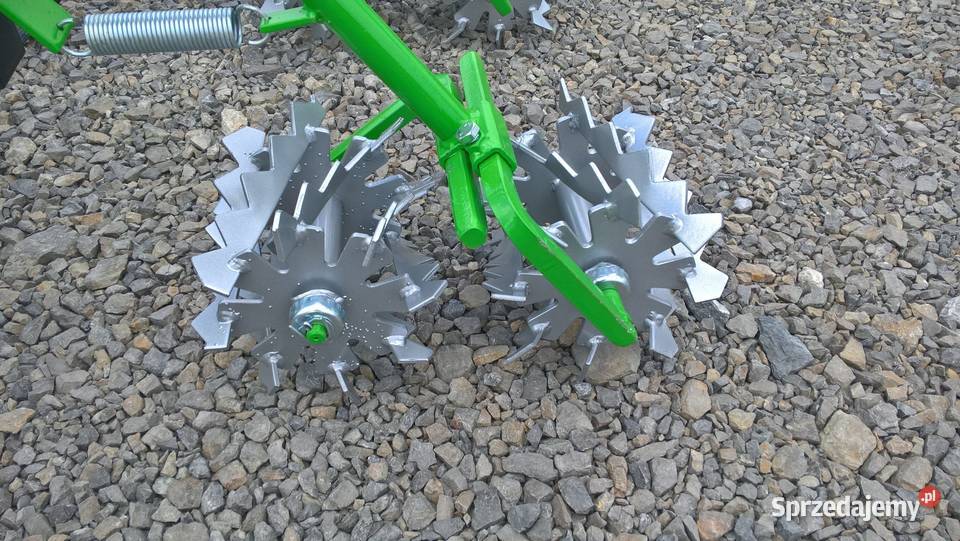 Opielacz Pielnik z wałkamia strunowymi BOMET