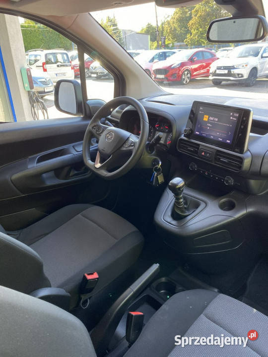 Opel Combo Rezerwacja E 2018 Rok produkcji 2021 Combo Tarnowskie Góry sprzedam