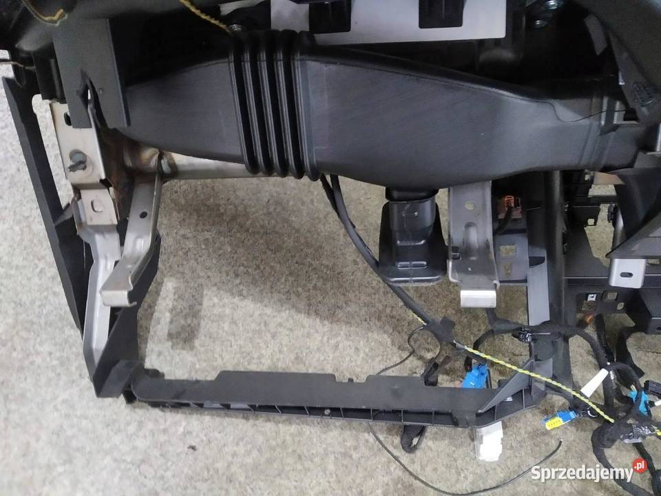 DESKA ROZDZIELCZA KOKPIT PULPIT EUROPA STELAŻ Rok produkcji 2015