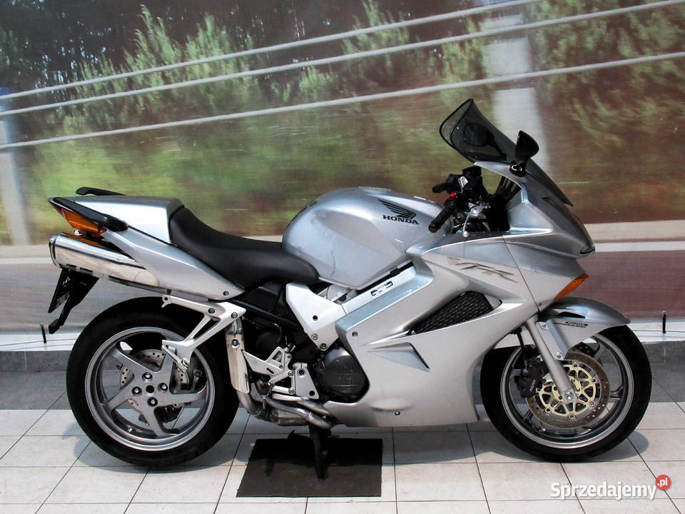 Honda VFR 800 VTEC Oferuję dowóz Kutno