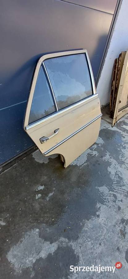 Mercedes 108 109 114 115 Maska pokrywa klapa Maski