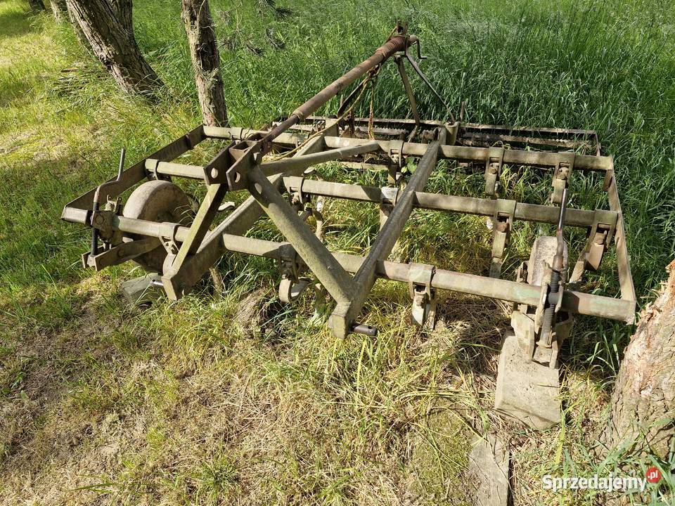 Kultywator z wałkiem do traktora Rybna