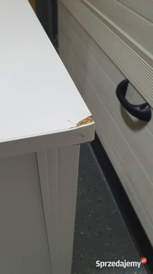 Białe biurko Brusali Ikea pomorskie Gnieżdżewo sprzedam