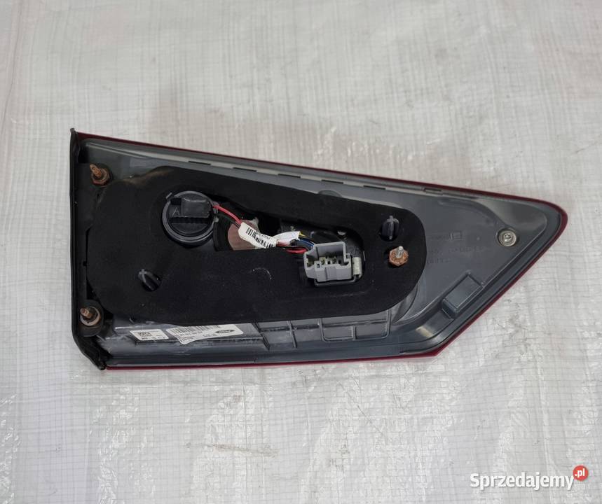FORD MONDEO MK5 KOMBI LAMPA PRAWY TYŁ osobowe Części samochodowe