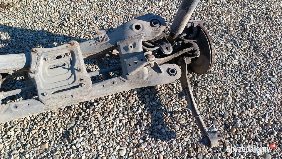 Belka zawieszenia tył oś tylna Toyota Avensis małopolskie Radłów