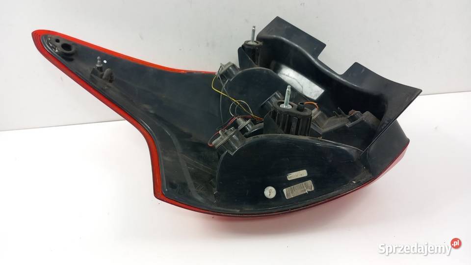 FORD FOCUS MK3 HB LAMPA TYŁ PRAWA Światła stop