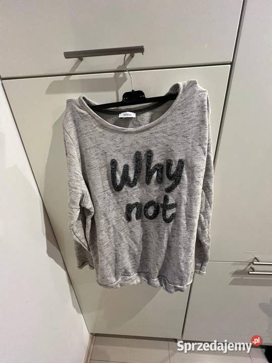 Subtelna szara bluza z napisem CA L Gdańsk