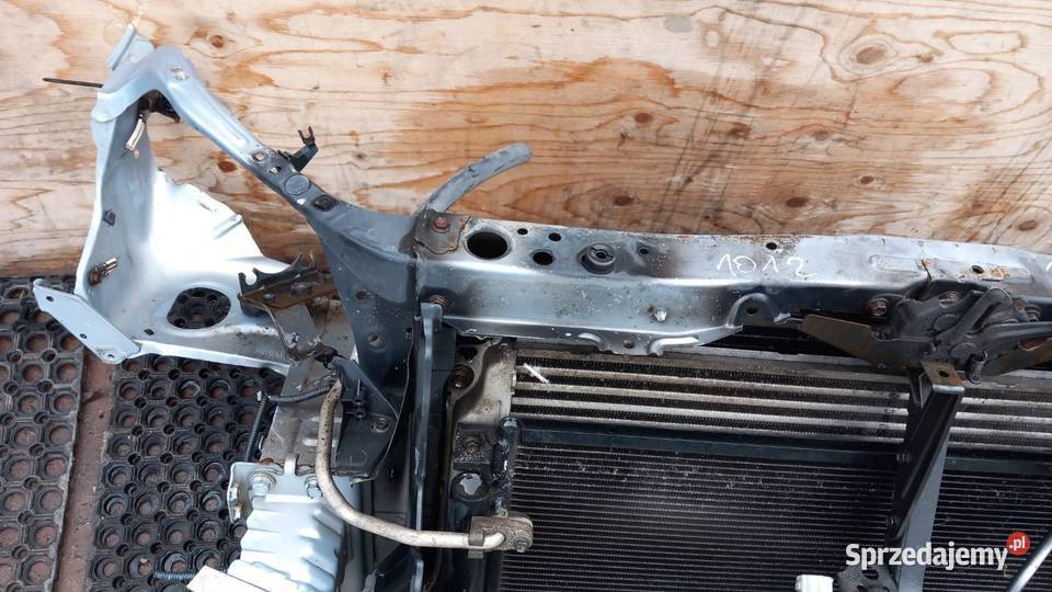 COROLLA VERSO II 20 D4D PAS PRZEDNI KOMPLET 8S1 Zbierkowo sprzedam