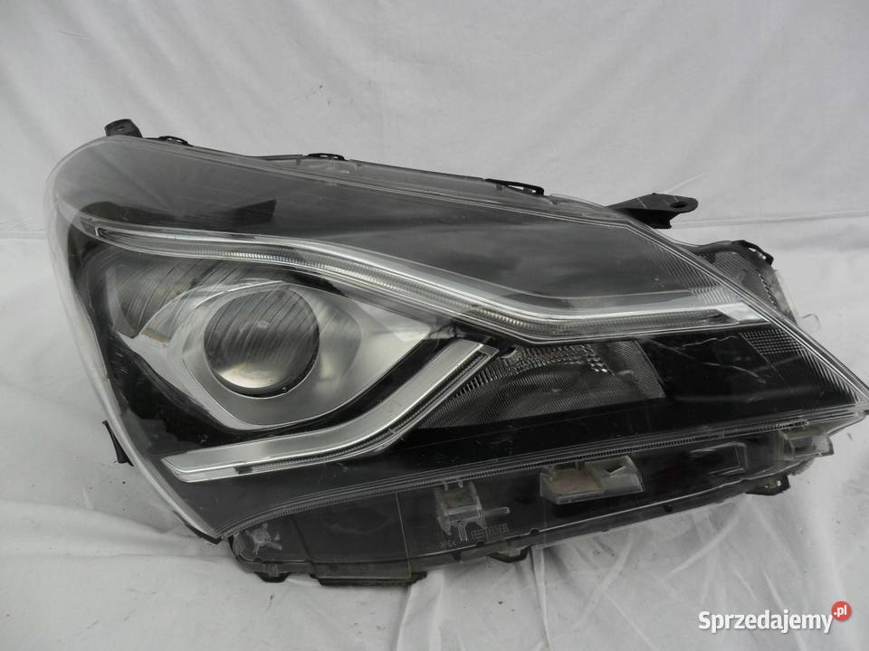 REFLEKTOR PRZÓD STRONA PRAWA TOYOTA YARIS Lampy przednie