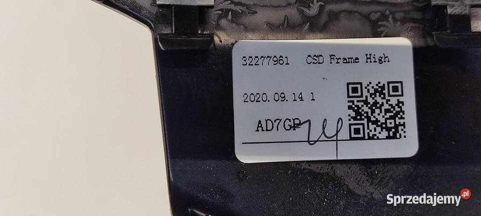 VOLVO XC40 RAMKA DEKOR WYŚWIETLACZA 32277960 osobowe