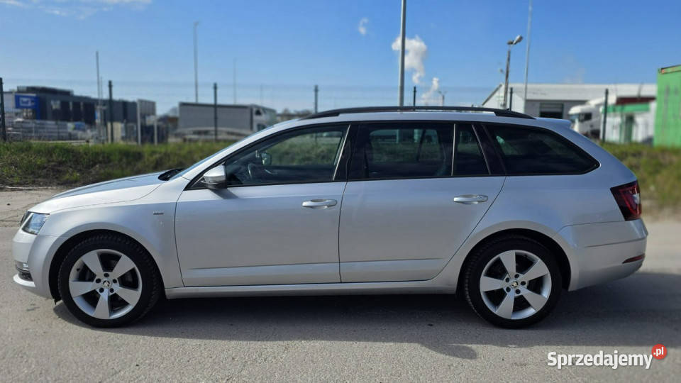 koda Octavia Dsg Duża Navi Bixenon III 2013 srebrny pomorskie