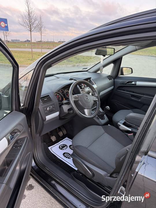 Opel Zafira B 7 osobowa 19D Nowe opony Gliwice