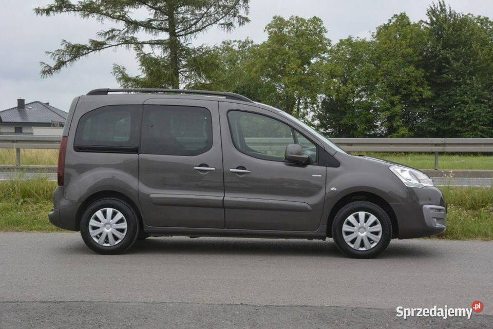 Peugeot Partner 12Turbo nawi Car Play serwisie Sędziszów Małopolski