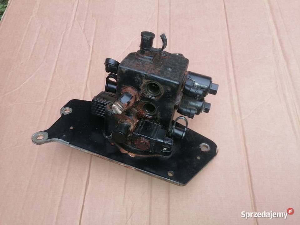 Zawór sterujący Massey Ferguson 6235 6245 6255 Skrzynia biegów Andrychów
