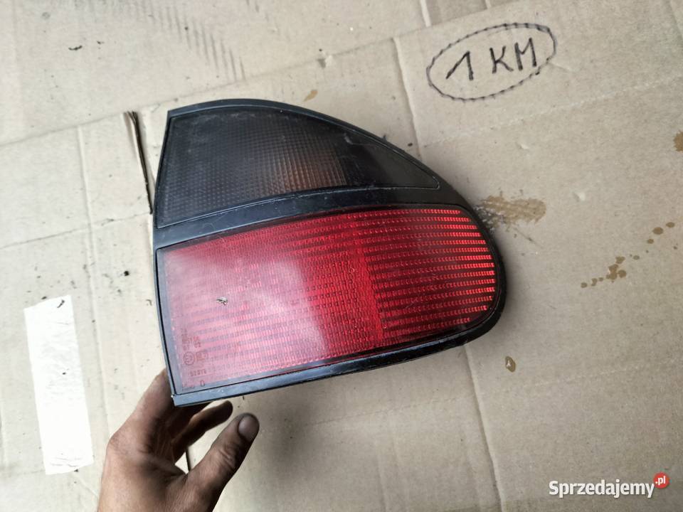 LAMPA TYŁ TYLNA PRAWA LAGUNA 1 lampy tylne lubelskie