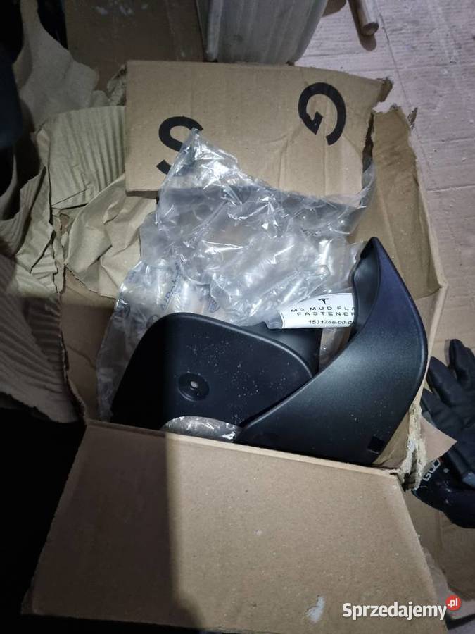 Tesla M3 MUD Flap Chlapacze Nowe 4sztuki przod I Rok produkcji 2018 małopolskie Skawina
