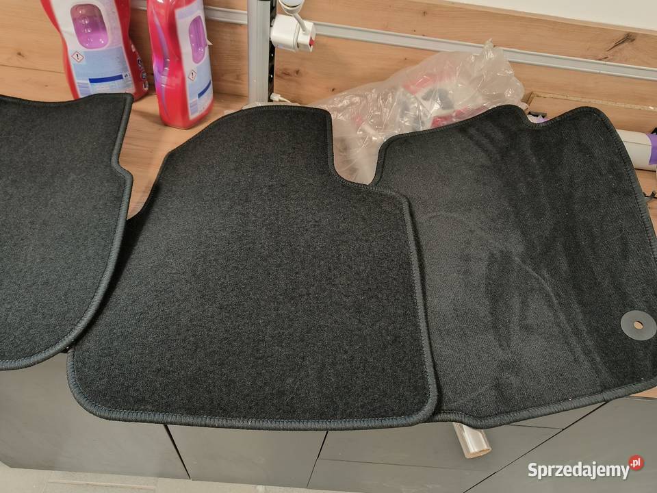 Dywaniki Skoda Rapid welur oryginał 5JB863011 Otwock