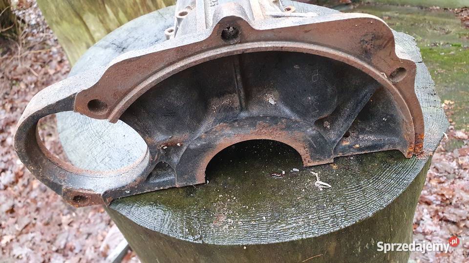 Dolna część korpusu silnika dwusuwa Wartburg osobowe mazowieckie Warszawa