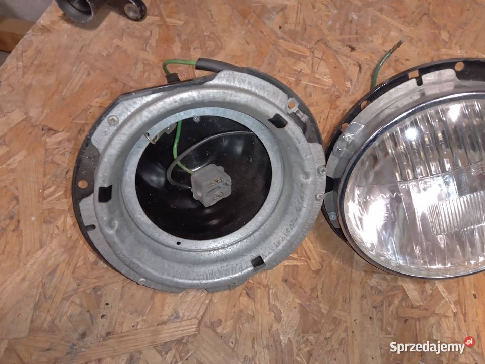 FSO Fiat 125P obudowy miski przednich lamp Strzegom
