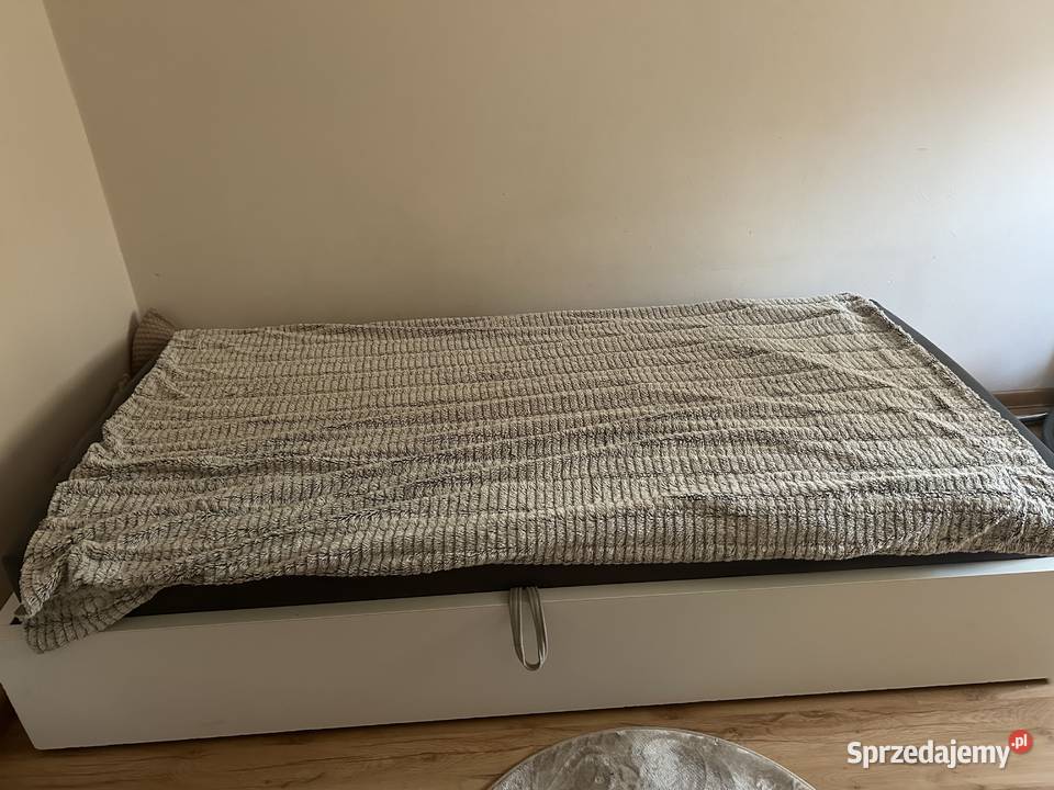 Łóżko pojedyncze z dużym pojemnikiem na pościel Radom sprzedam