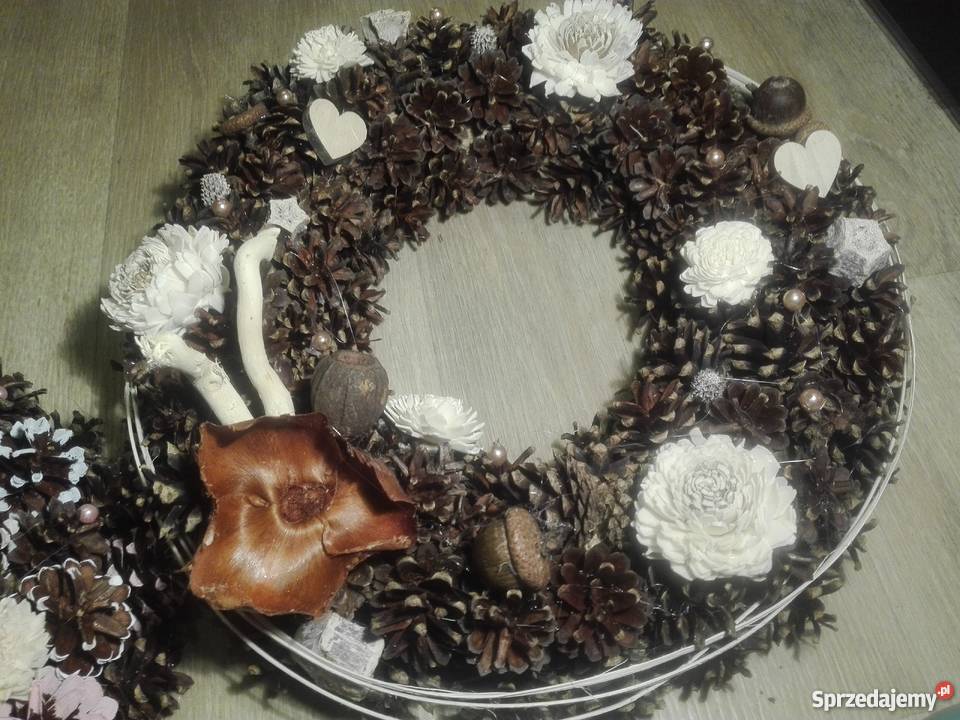 Wianek z szyszek na wszystkich swietych Głuchołazy