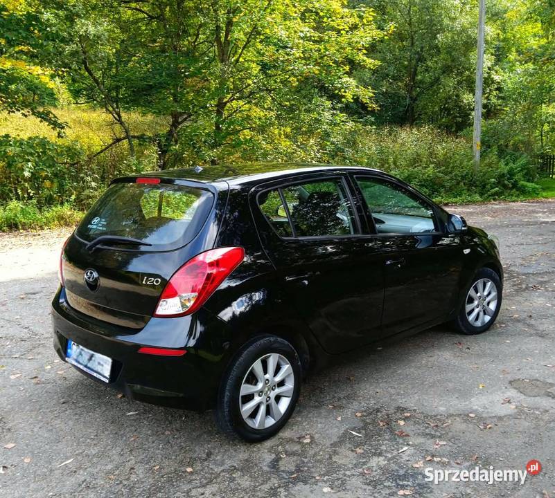Ładny nie zgnity Hyundai lifcie i20 z roku 2013 lakier metallic podkarpackie Domaradz