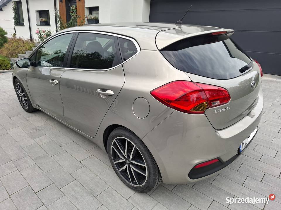 KIA CEED 16 CRDI światła przeciwmgielne Rzeszów sprzedam